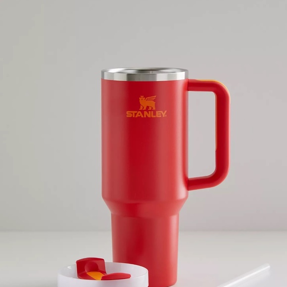 Stanley Quencher 2.0 FlowState 40 oz Tumbler Chili (Discontinued) NWT - Picture 3 of 4